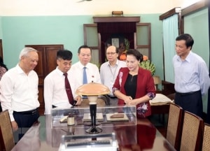 khai mac trien lam cong an thu do khac ghi loi bac
