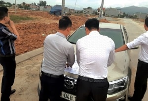 phia sau doc chieu vo mom cua moi gioi dia oc