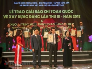 tan pho truong ban tuyen giao trung uong la ai