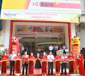 tiep suc kinh te hdbank danh hang ngan ty dong tai tro chuoi kinh doanh xang dau