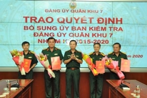 phe chuan pho chu tich ubnd tinh ha nam
