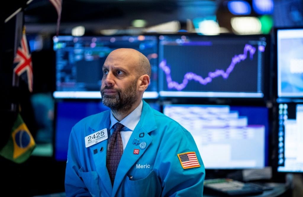 Cổ phiếu công nghệ nhảy vọt, Nasdaq và S&P 500 tiếp tục lập đỉnh - Ảnh 1.
