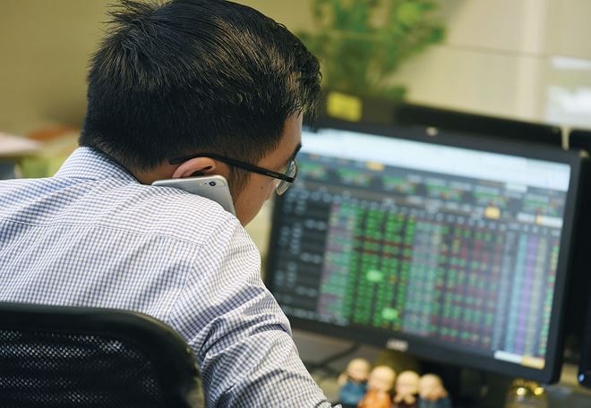 Chứng khoán phiên sáng ngày 9/7: VN-Index tăng hơn 10 điểm
