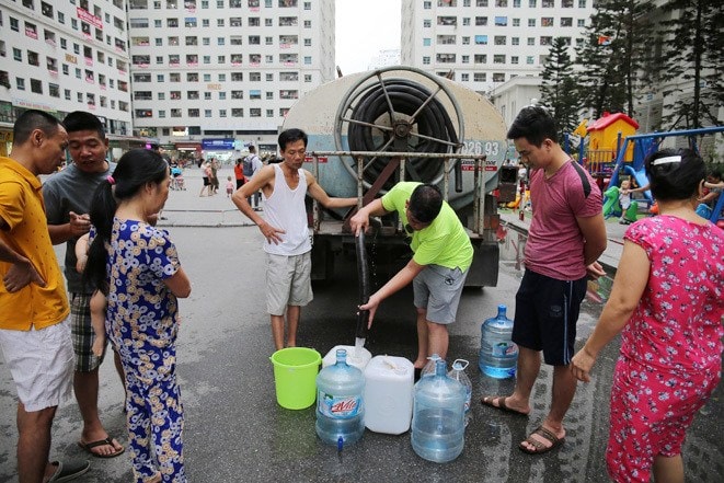 Tiêu dùng & Dư luận - Hà Nội tăng giá nước sạch: Tháo gỡ khó khăn cho doanh nghiệp