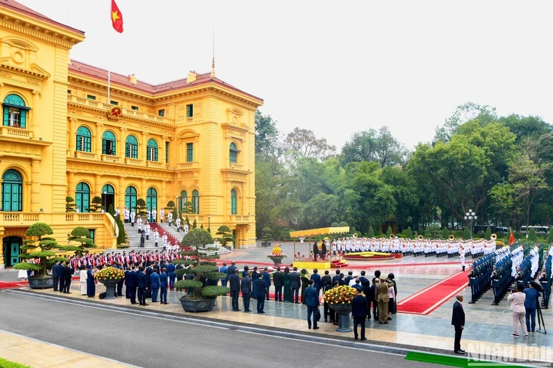 Chủ tịch nước Lương Cường chủ trì Lễ đón Tổng thống Burundi thăm chính thức Việt Nam ảnh 4