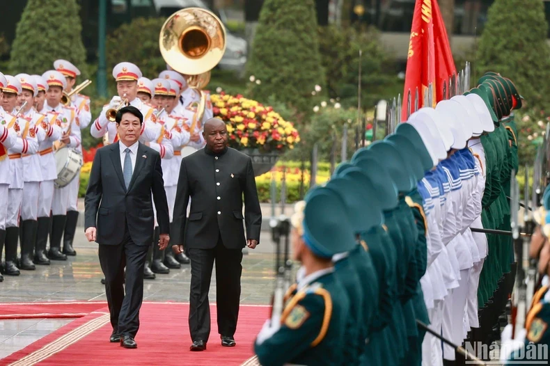 Chủ tịch nước Lương Cường chủ trì Lễ đón Tổng thống Burundi thăm chính thức Việt Nam ảnh 2