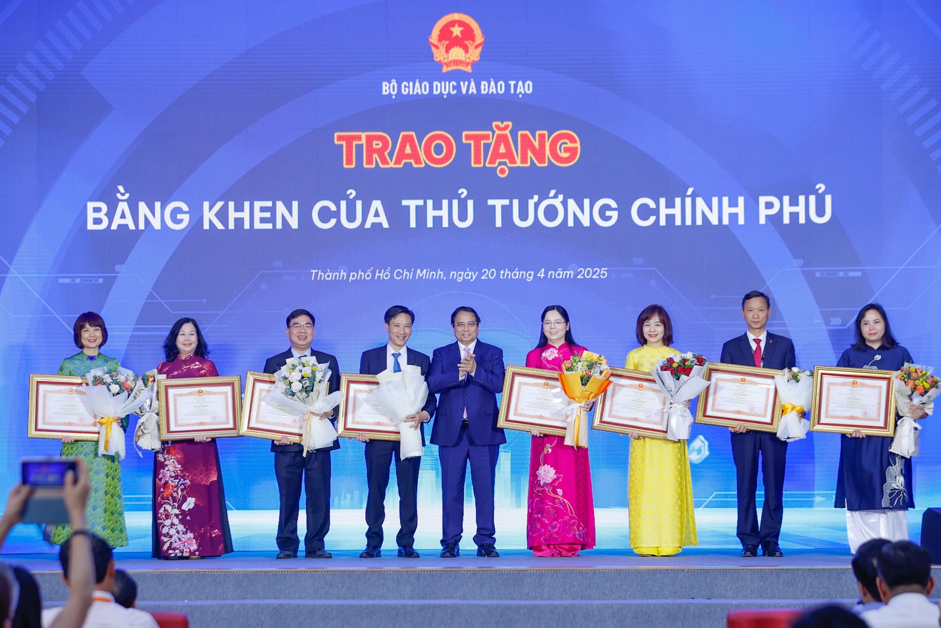 Thủ tướng: 'Thần tốc táo bạo' để đưa Việt Nam trở thành trung tâm đổi mới sáng tạo- Ảnh 10.