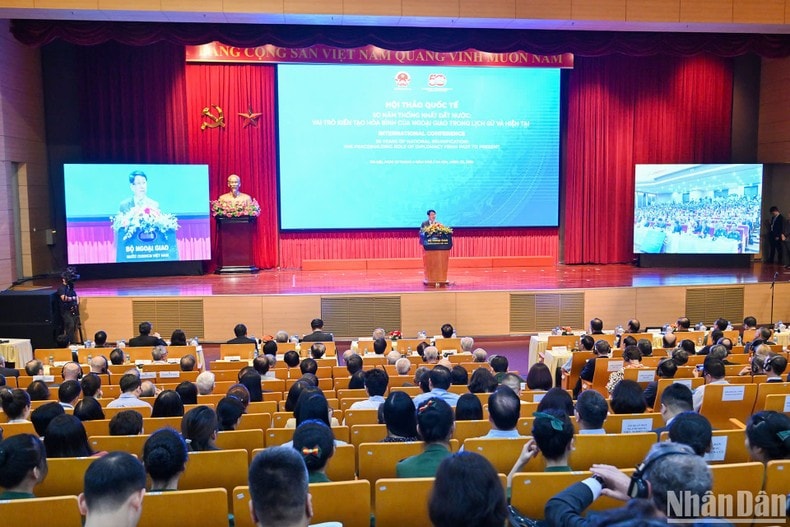 Chủ tịch nước Lương Cường: Vai trò kiến tạo hòa bình của ngoại giao Việt Nam mang tính dân tộc và tính thời đại sâu sắc ảnh 4