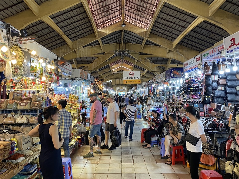 Chợ Bến thành bên trong