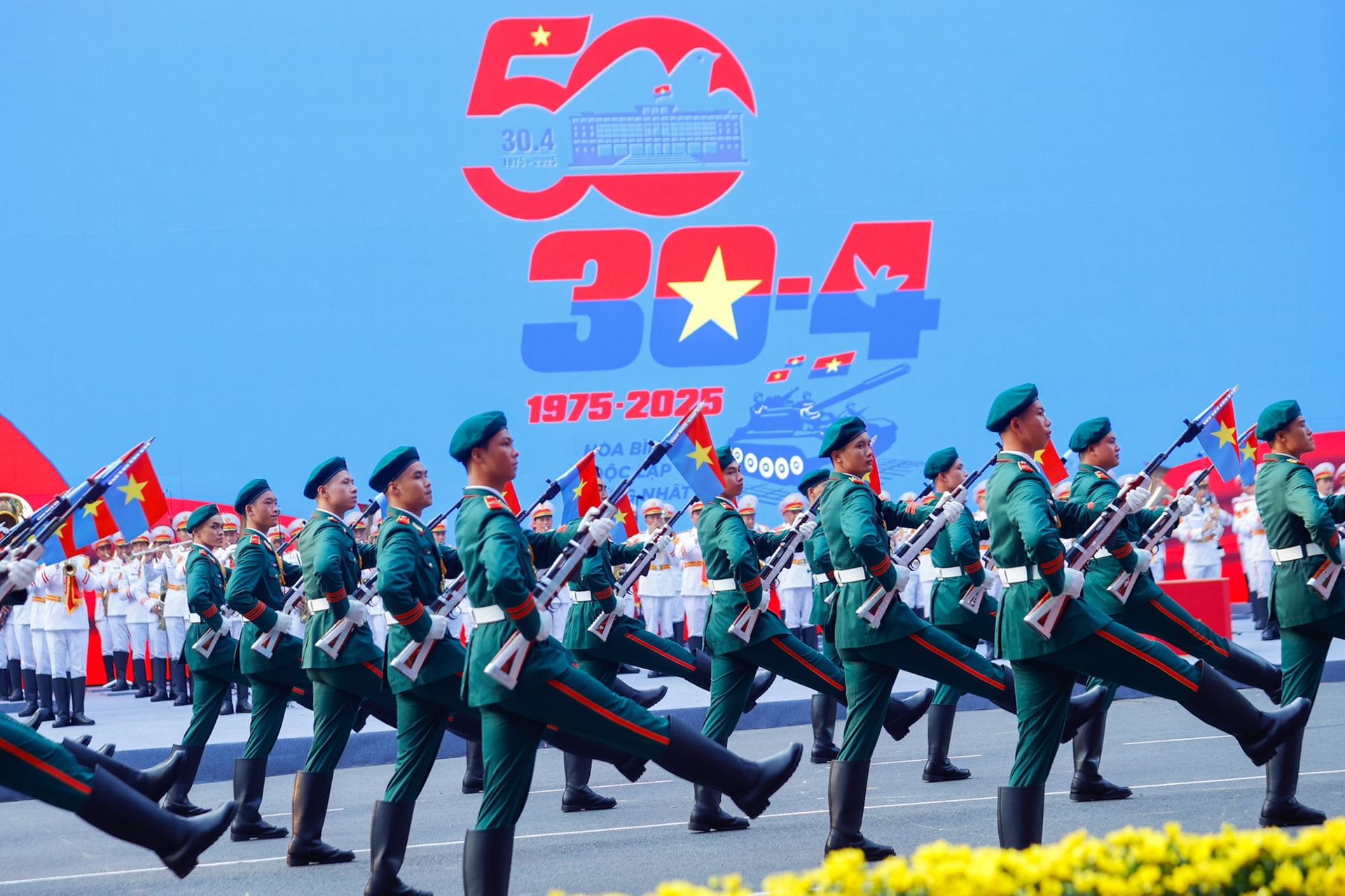 Kỷ niệm trọng thể 50 năm Giải phóng miền Nam, thống nhất đất nước- Ảnh 13. Kỷ niệm trọng thể 50 năm Giải phóng miền Nam, thống nhất đất nước- Ảnh 13.
