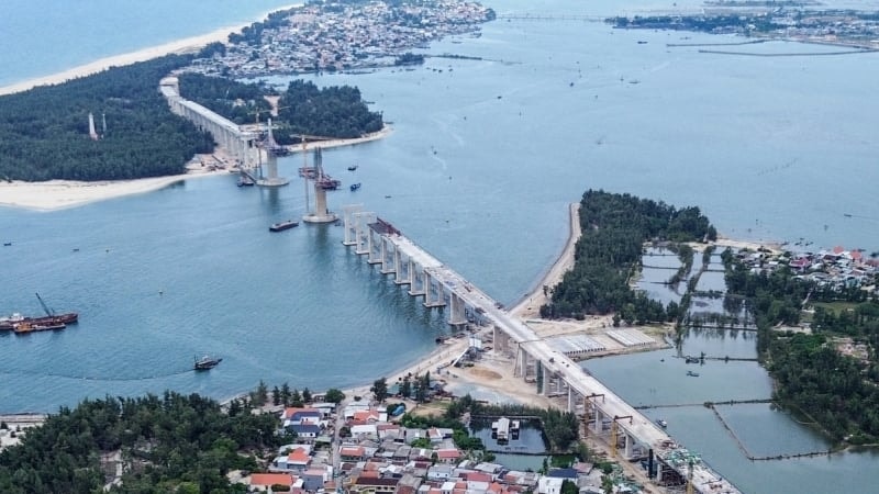 Cầu vượt cửa biển Thuận An