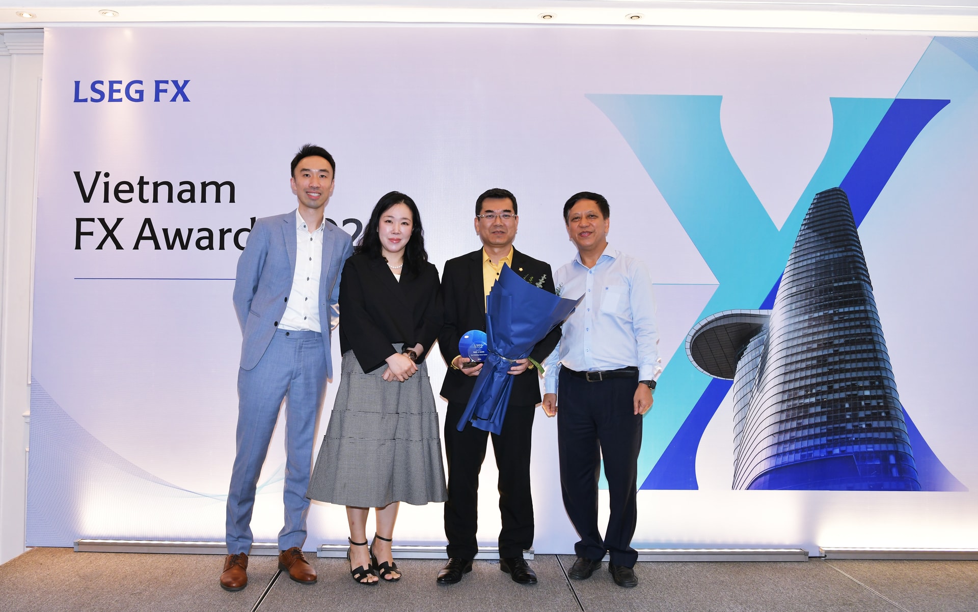 Với những hoạt động tích cực trên thị trường ngoại hối năm 2024, BAC A BANK nhận giải thưởng Top 5 Matching Volume Traded tại buổi Lễ trao giải Vietnam FX Matching