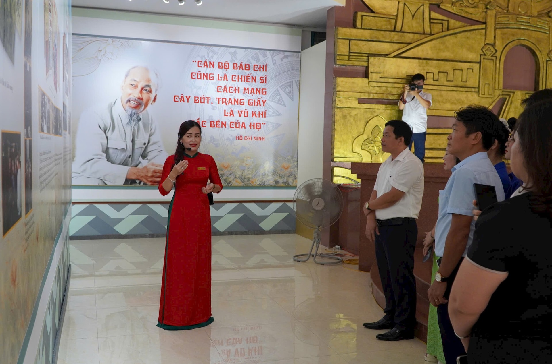 báo chí cách mạng 2
