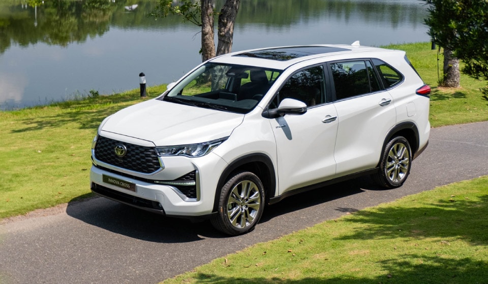 Toyota Innova Cross 2024