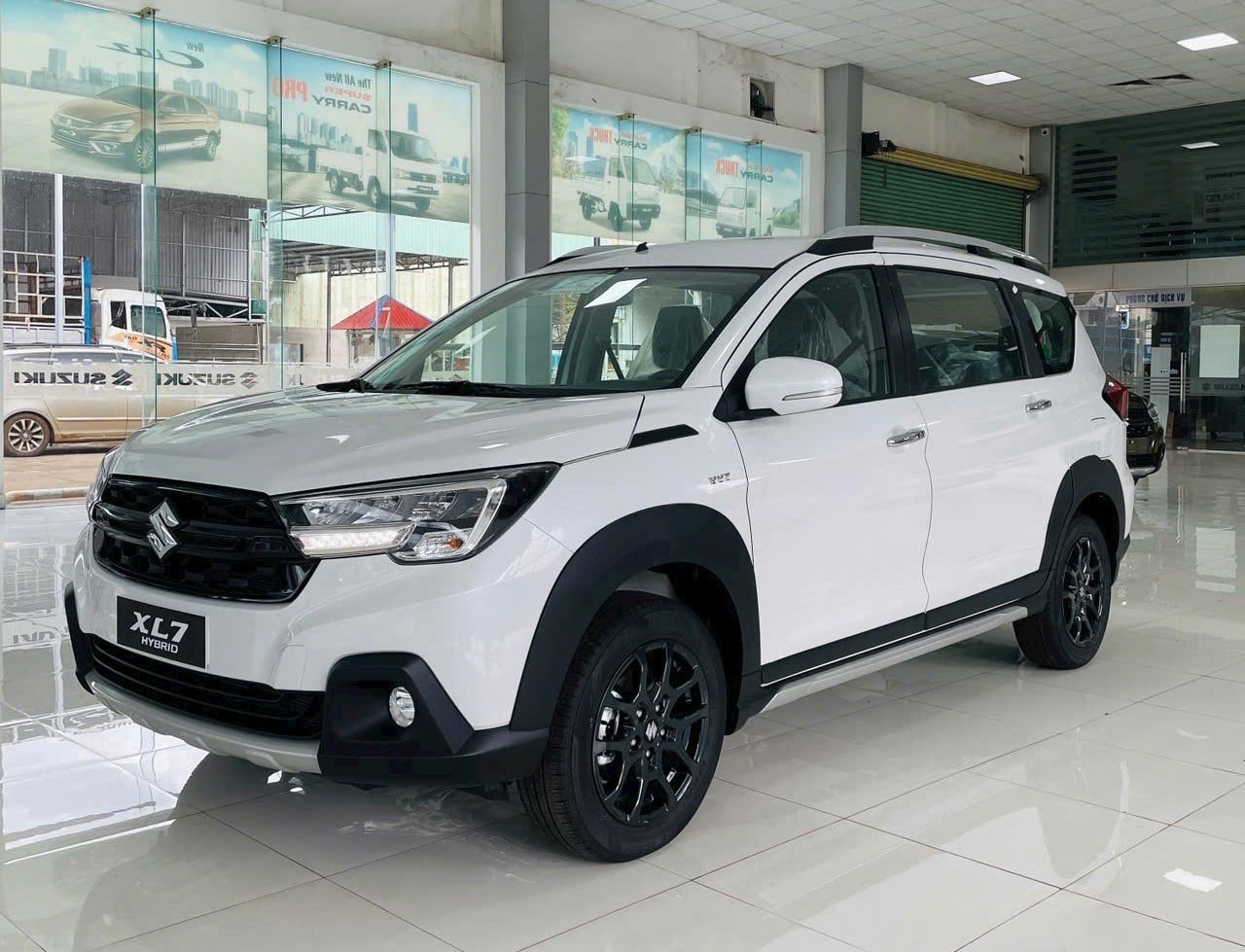 Suzuki XL7 Hybrid 2024