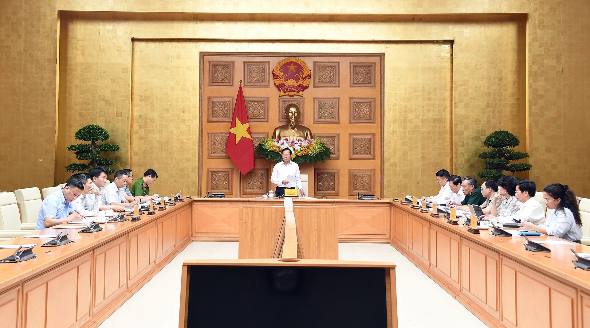 Kiểm tra ngay khi người dân tố giác hành vi buôn bán hàng giả- Ảnh 2. Kiểm tra ngay khi người dân tố giác hành vi buôn bán hàng giả- Ảnh 2.