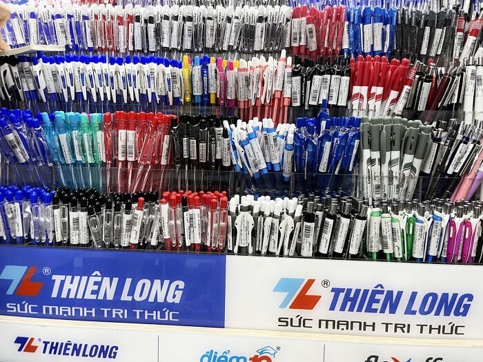 Bút bi Thiên Long