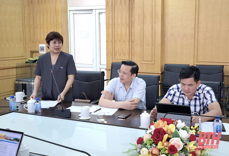 Tổng Giám đốc Công ty cổ phần WHA Industrial Zone - Thanh Hóa Nguyễn Thị Bích Liên báo cáo tiến độ thi công dự án