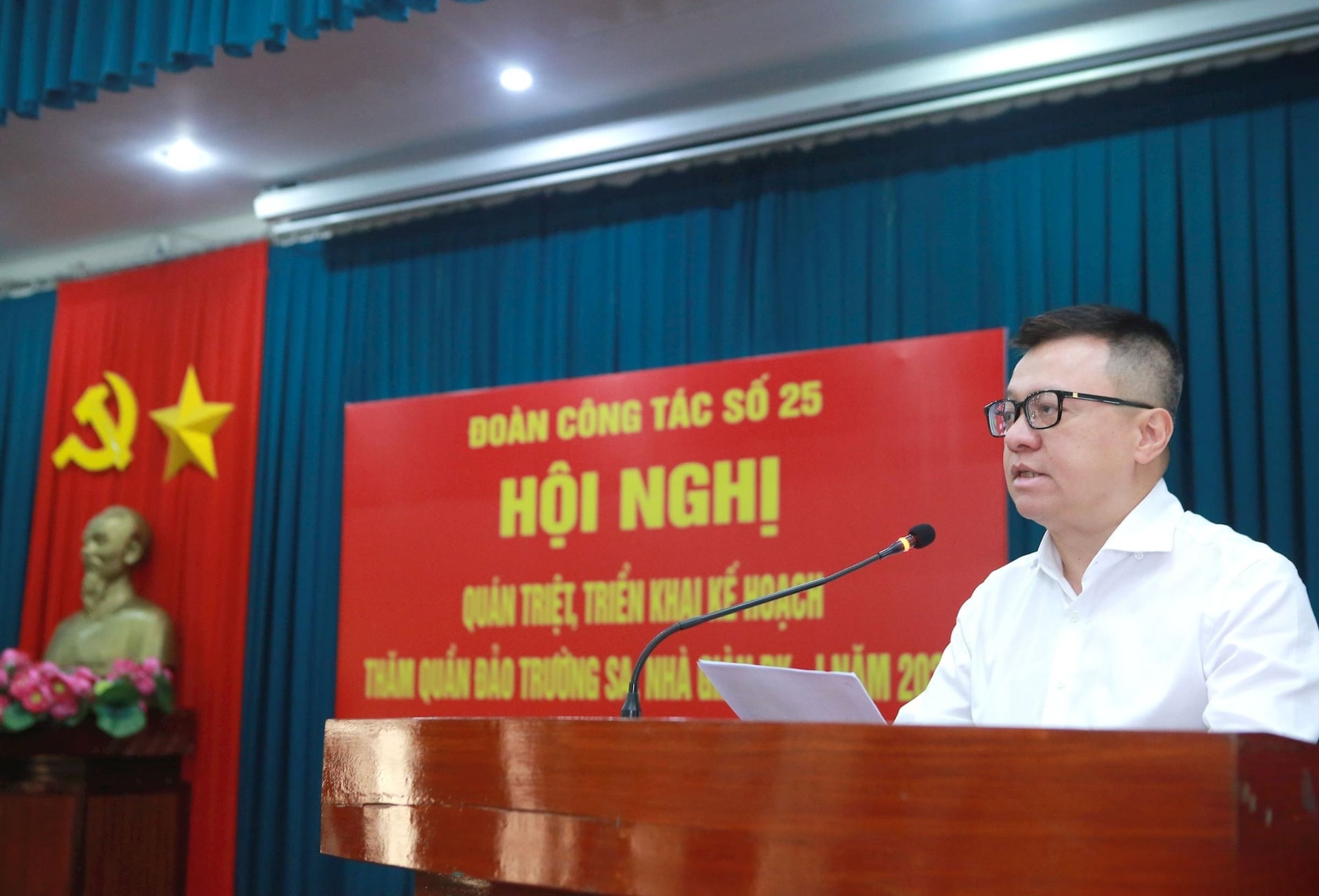 chủ tịch hội nhà báo thăm trường sa