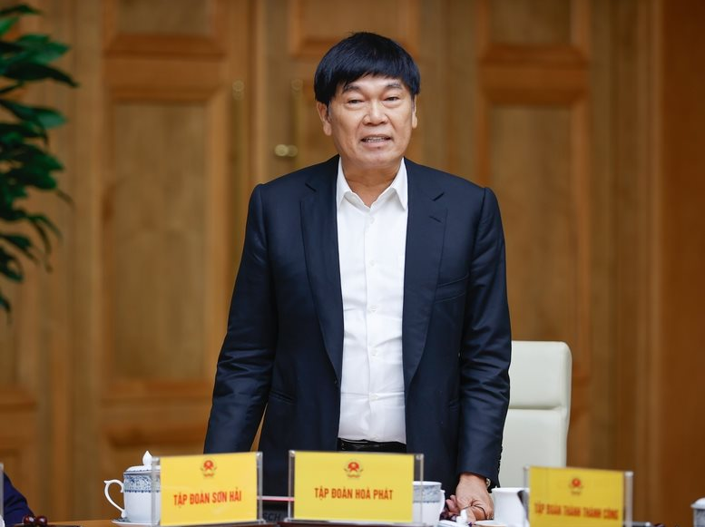 Ông Trần Đình Long 