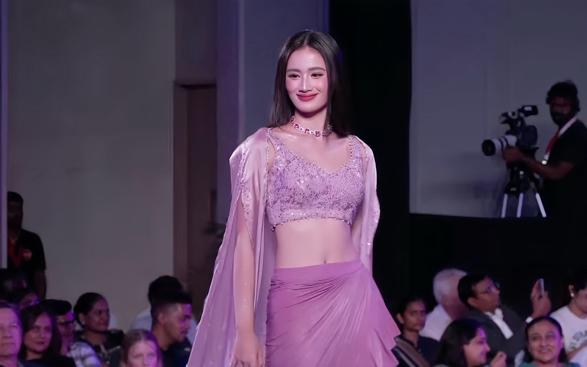 hoa hau y nhi