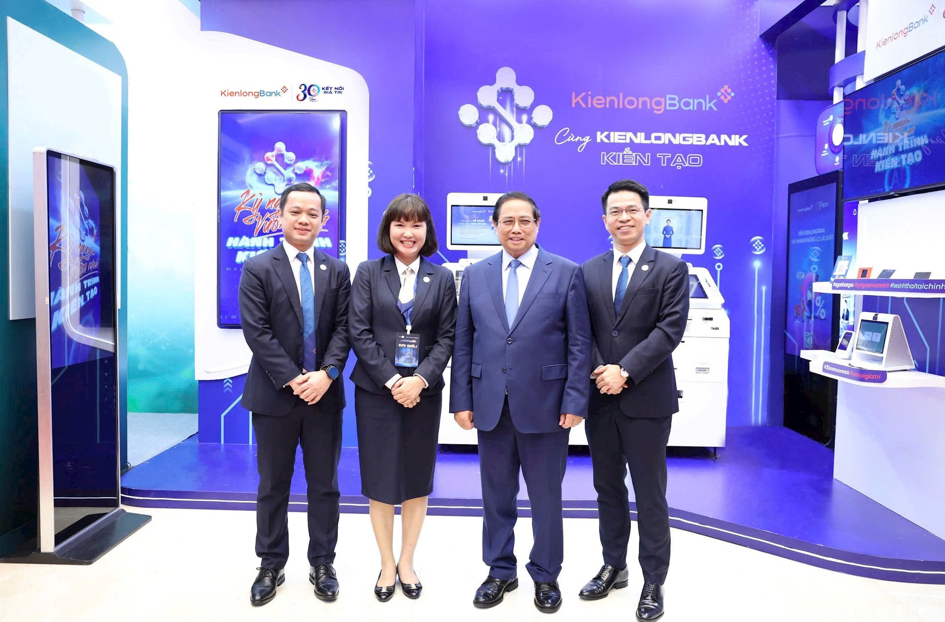 kienlongbank-30-logo-nam-chuyen-doi-so-thu-tuong-chinh-phu.jpg