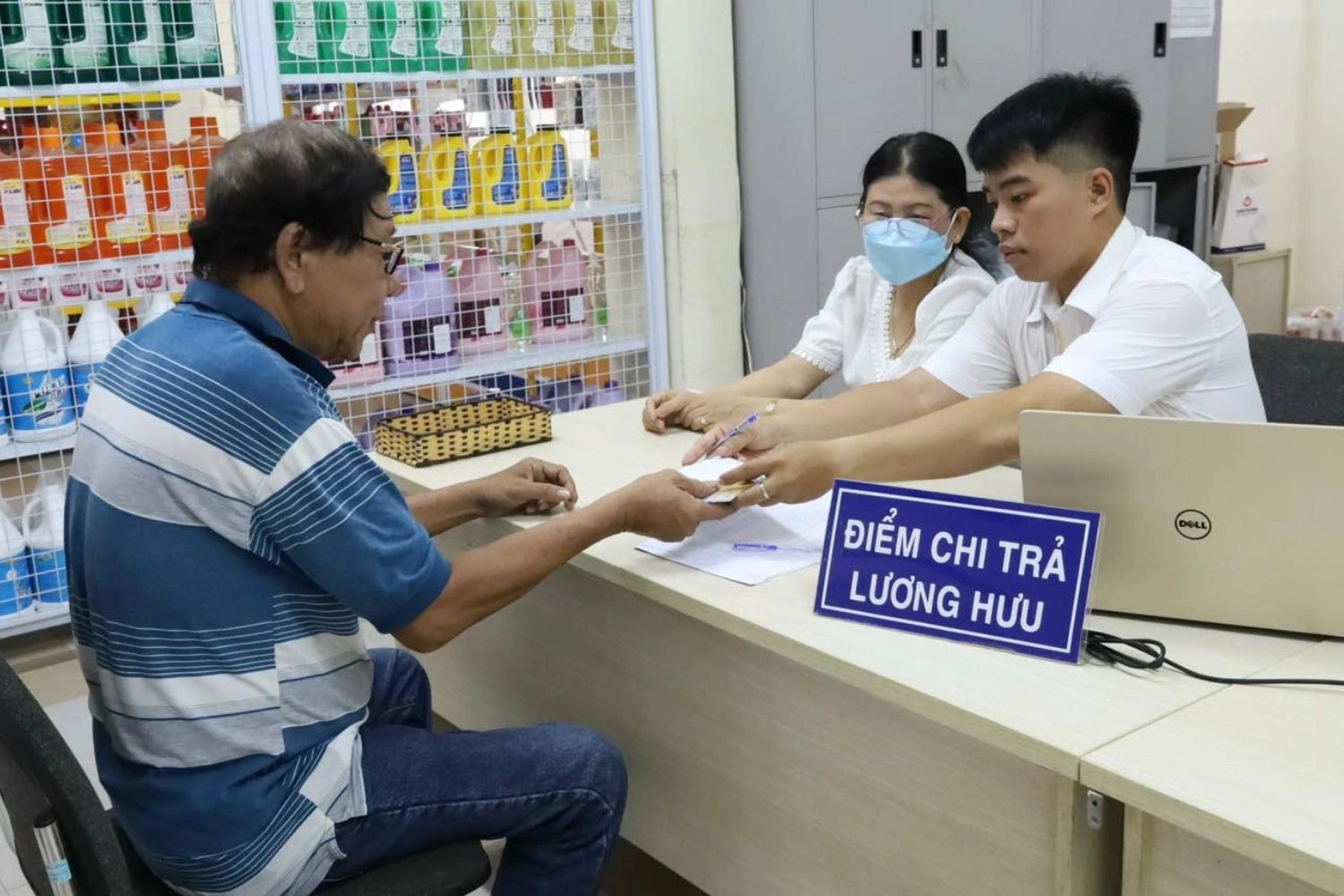 người nhận lương hưu tăng