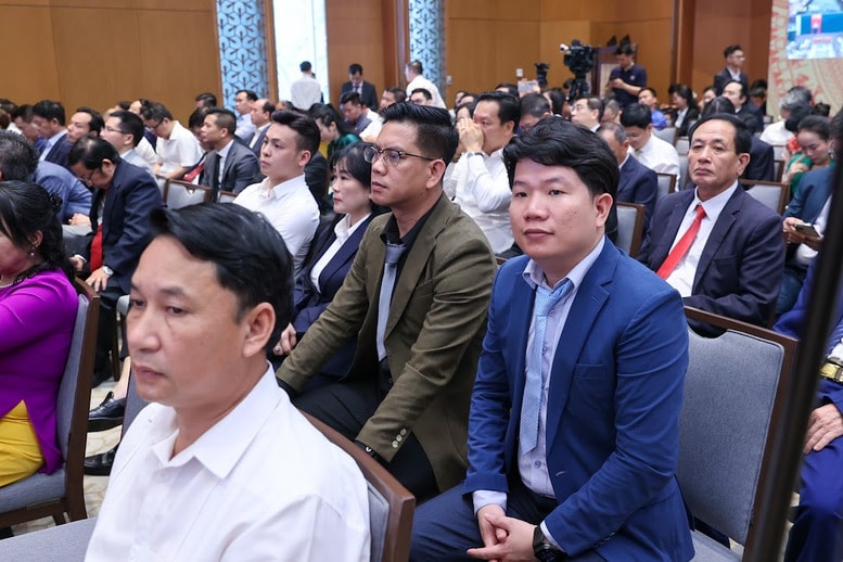 Thủ tướng: Giải quyết xong các yêu cầu, khó khăn của doanh nghiệp trong vòng 2 tuần- Ảnh 6. Thủ tướng: Giải quyết xong các yêu cầu, khó khăn của doanh nghiệp trong vòng 2 tuần- Ảnh 6.