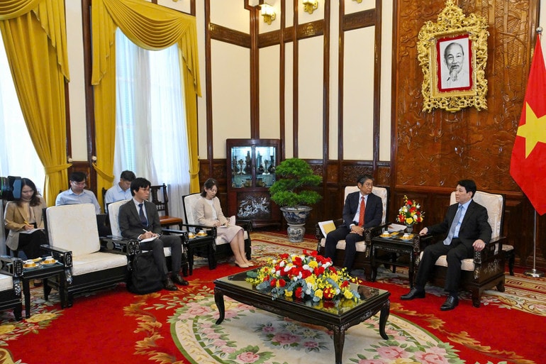 Chủ tịch nước Lương Cường tiếp Đại sứ đặc mệnh toàn quyền Nhật Bản tại Việt Nam Ito Naoki. z6678089053637-3634338d7a2ec2ebebfb19e06a17385f.jpg