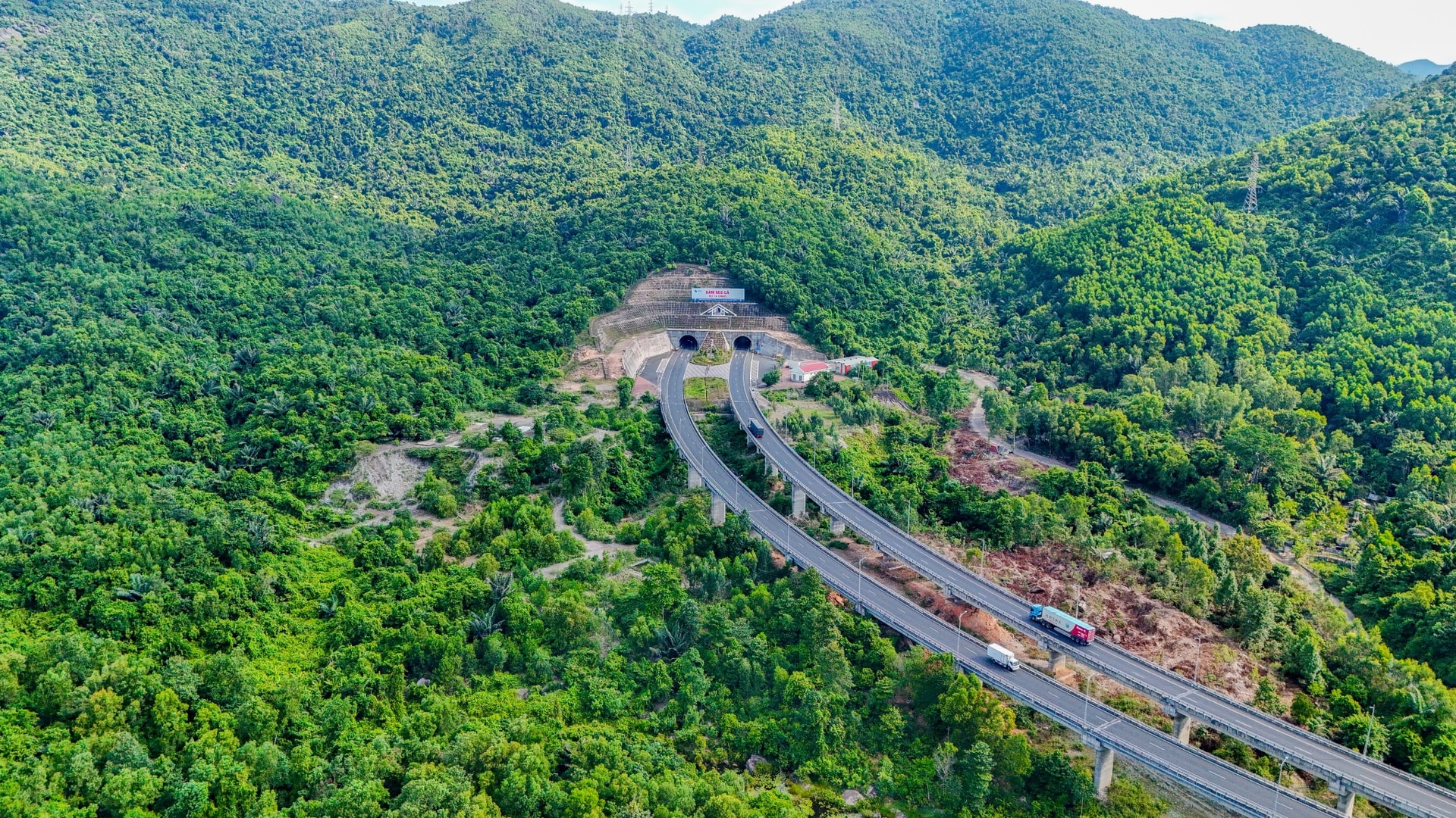 Hầm Đèo Cả