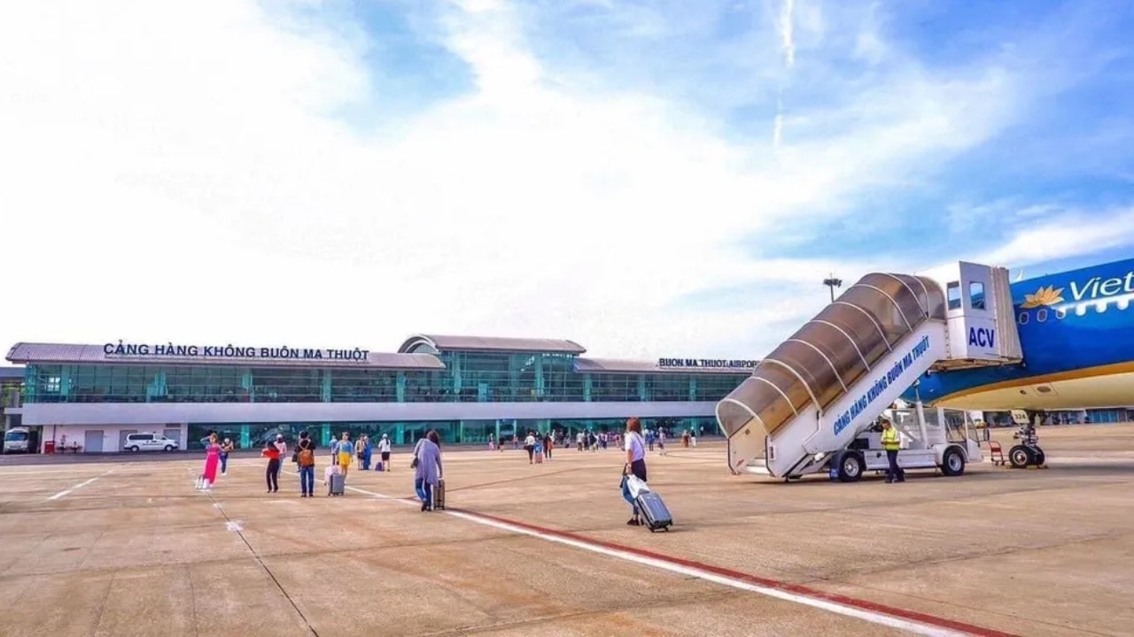 sân bay Buôn Ma Thuột sáp nhập