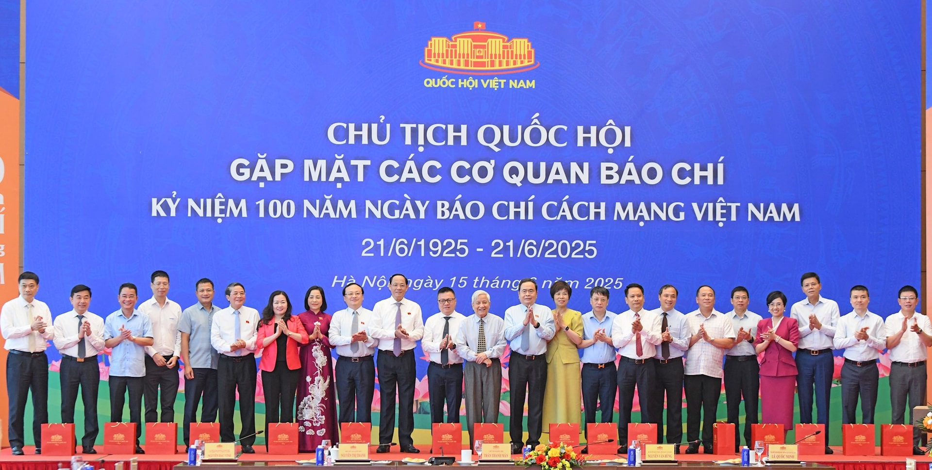 chủ tịch quốc hội báo chí
