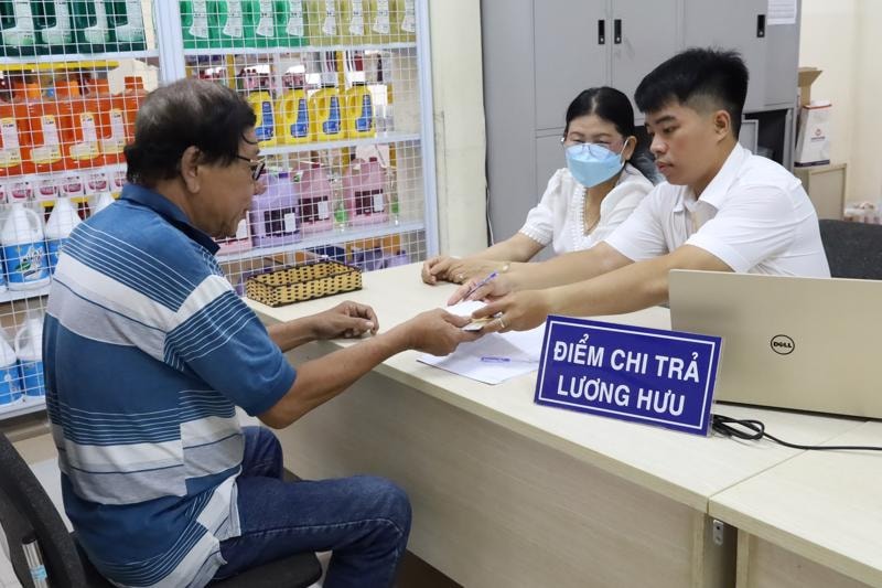 nghỉ hưu trước tuổi được quyền lợi lớn