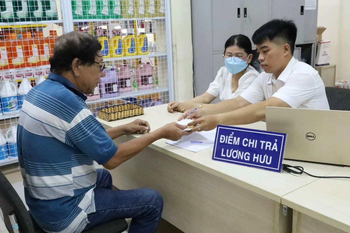 lương hưu cán bộ