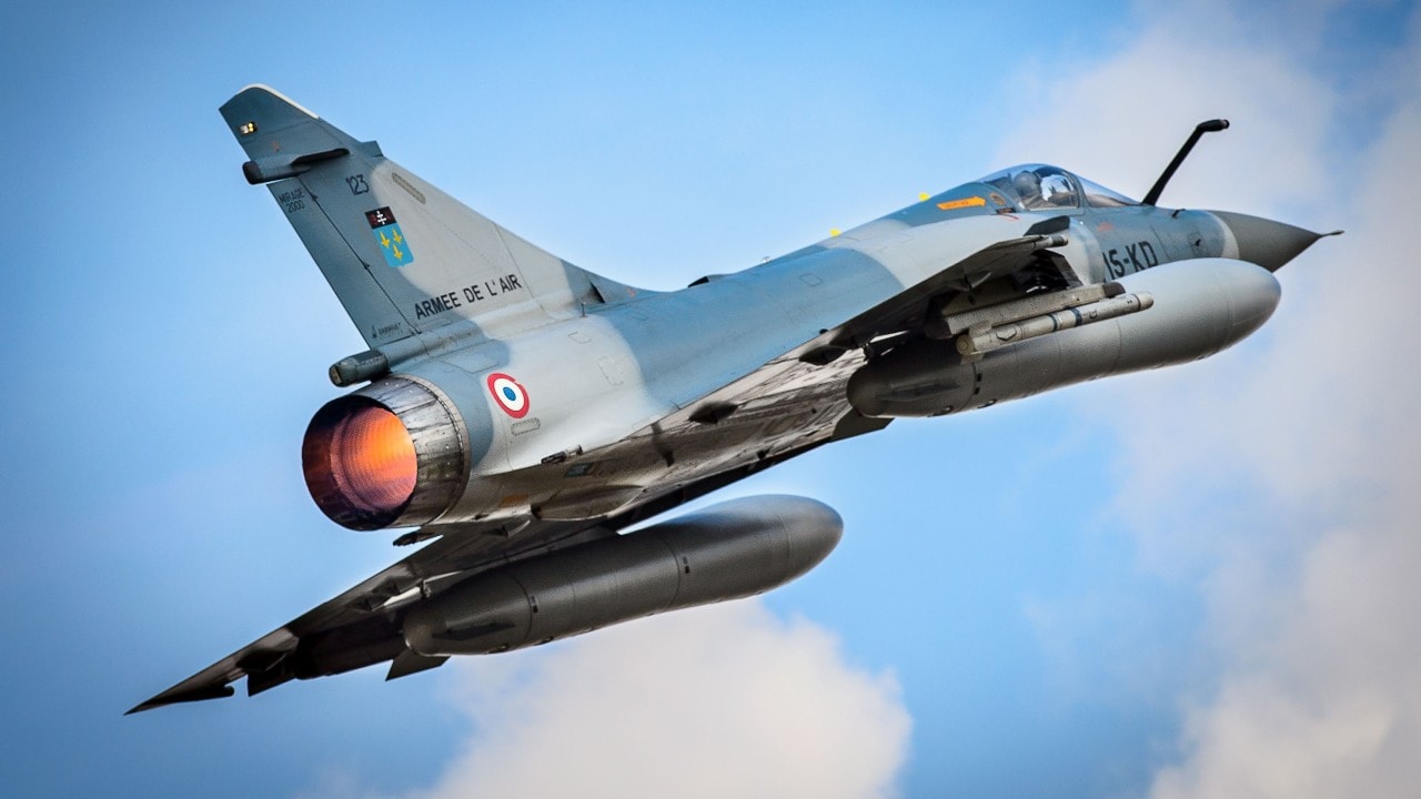Mirage 2000 có thể mang hàng loạt tên lửa