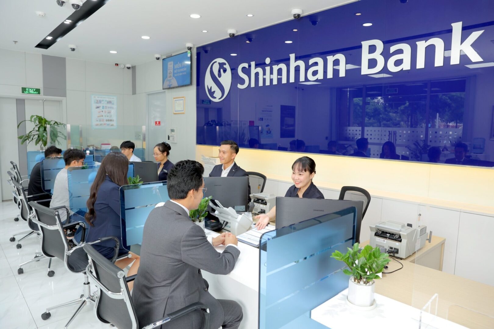 bank.jpg