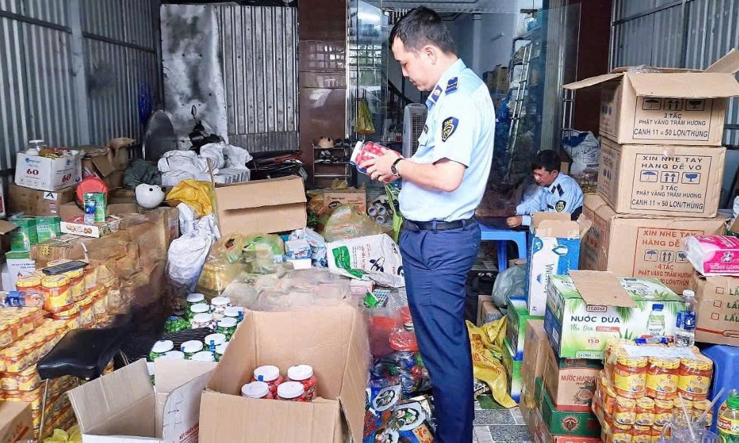 cao điểm hàng giả hàng lậu