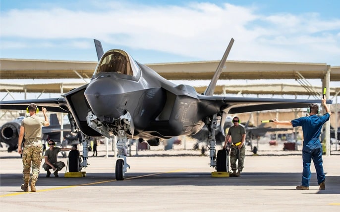 F35 không kích Iran