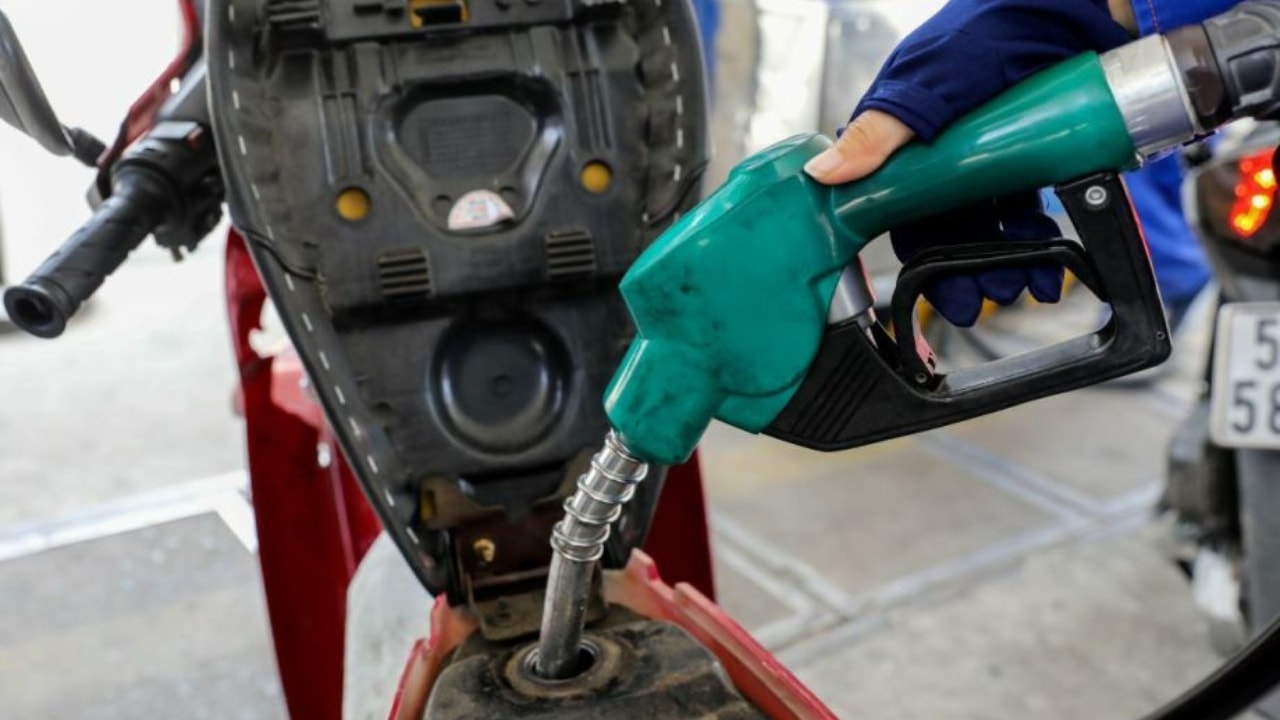 Giá xăng dầu giảm mạnh