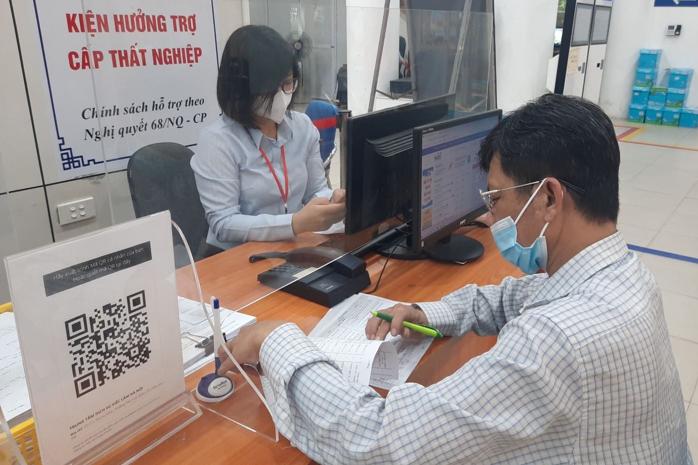 hưởng trợ cấp thất nghiệp