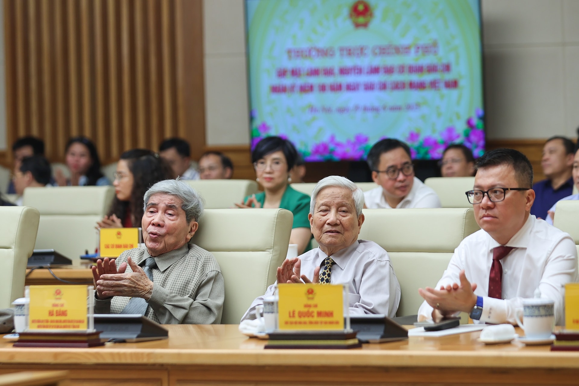 Thủ tướng: Báo chí cách mạng tiếp tục phát huy truyền thống trăm năm với 'tâm sáng - lòng trong - bút sắc'- Ảnh 4. Thủ tướng: Báo chí cách mạng tiếp tục phát huy truyền thống trăm năm với 'tâm sáng - lòng trong - bút sắc'- Ảnh 4.