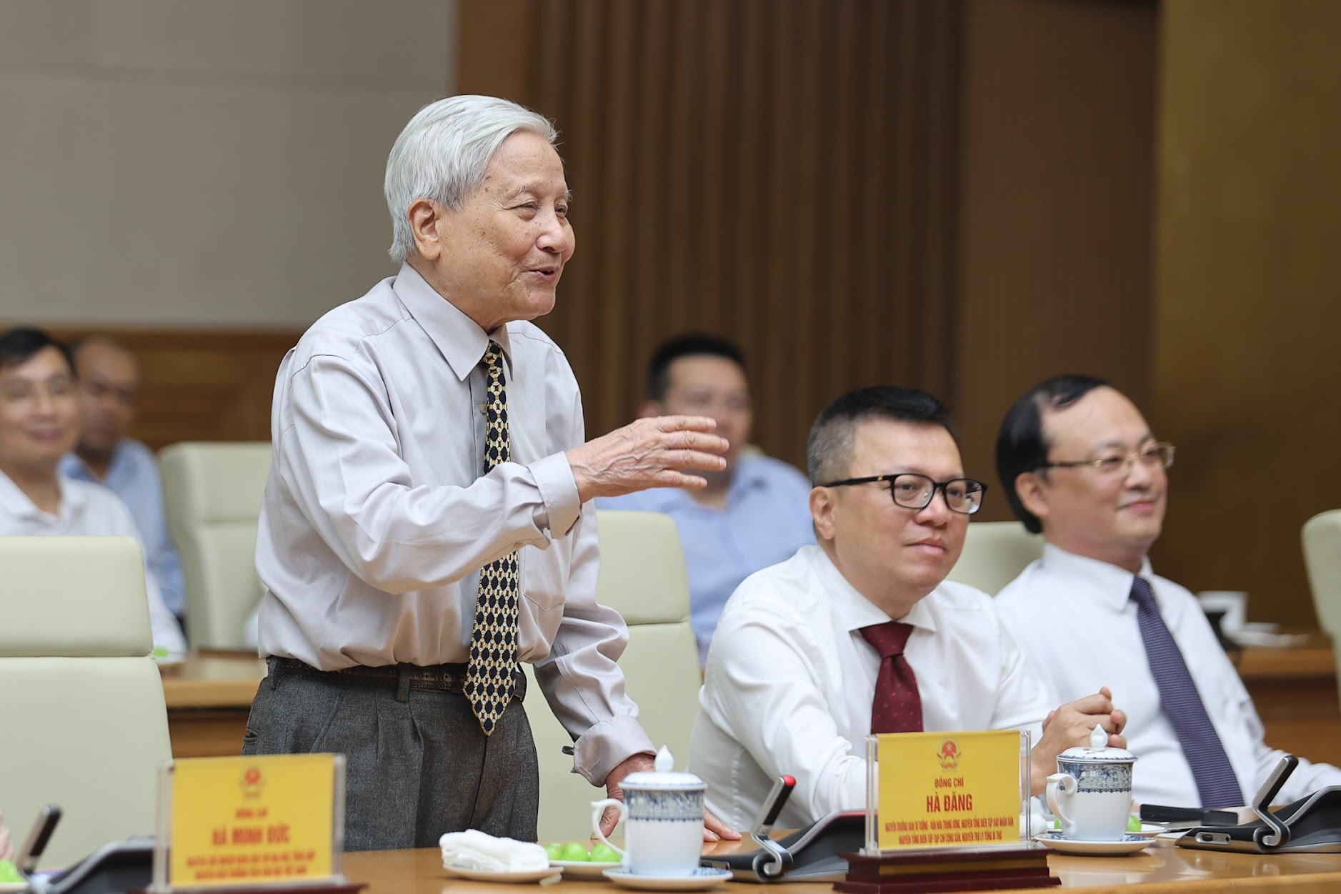 Thủ tướng: Báo chí cách mạng tiếp tục phát huy truyền thống trăm năm với 'tâm sáng - lòng trong - bút sắc'- Ảnh 3. Thủ tướng: Báo chí cách mạng tiếp tục phát huy truyền thống trăm năm với 'tâm sáng - lòng trong - bút sắc'- Ảnh 3.