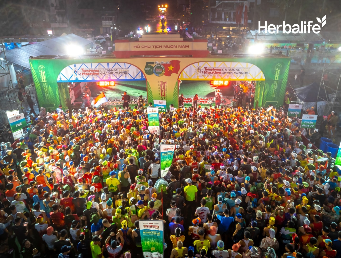 Các VĐV tham gia các giải chạy marathon để rèn luyện sức khỏe
