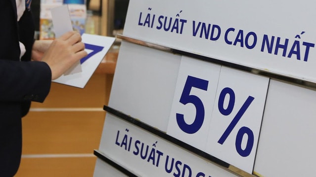 laisuatnganhang15.jpg