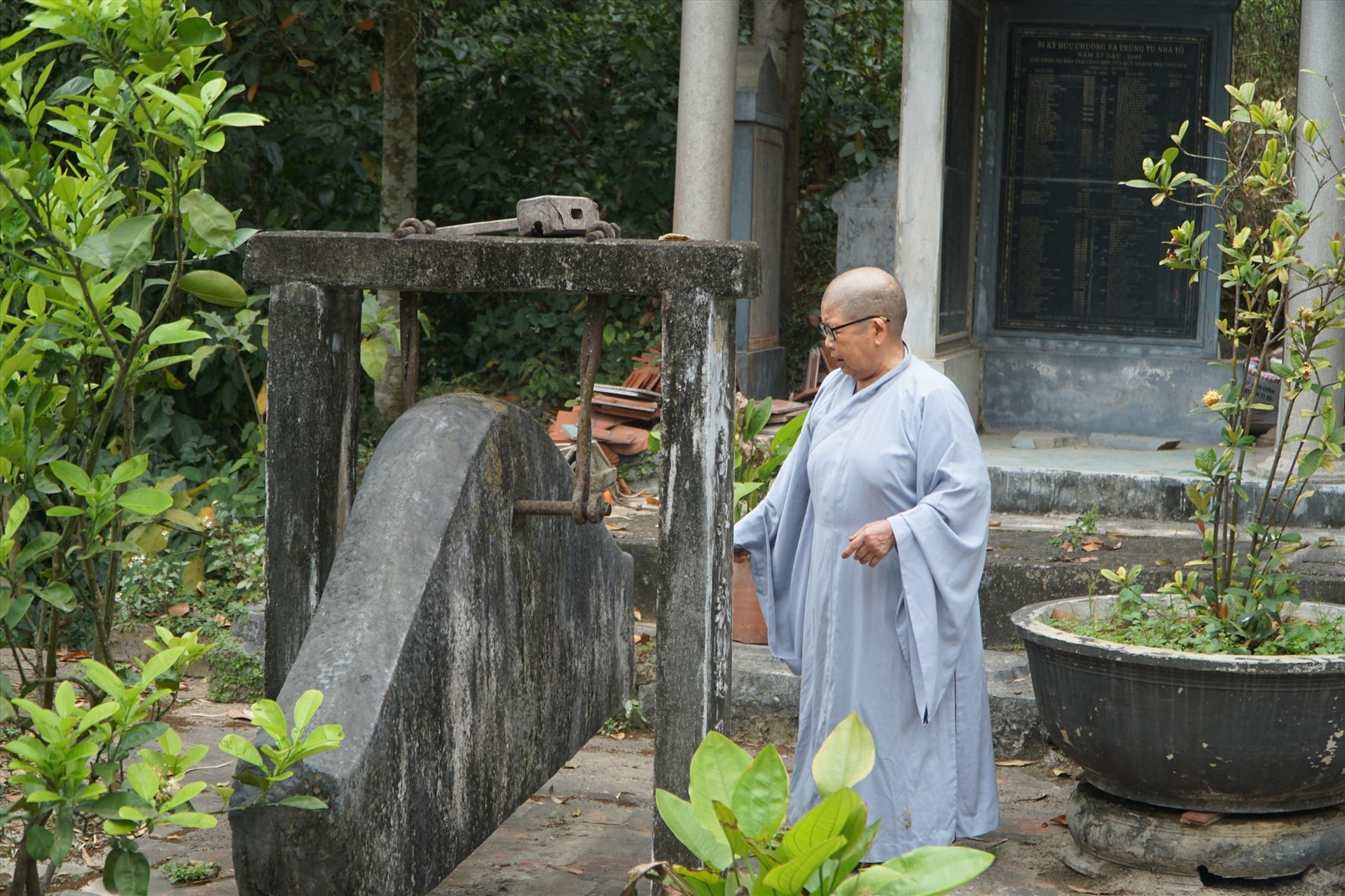 chùa Long Cảm