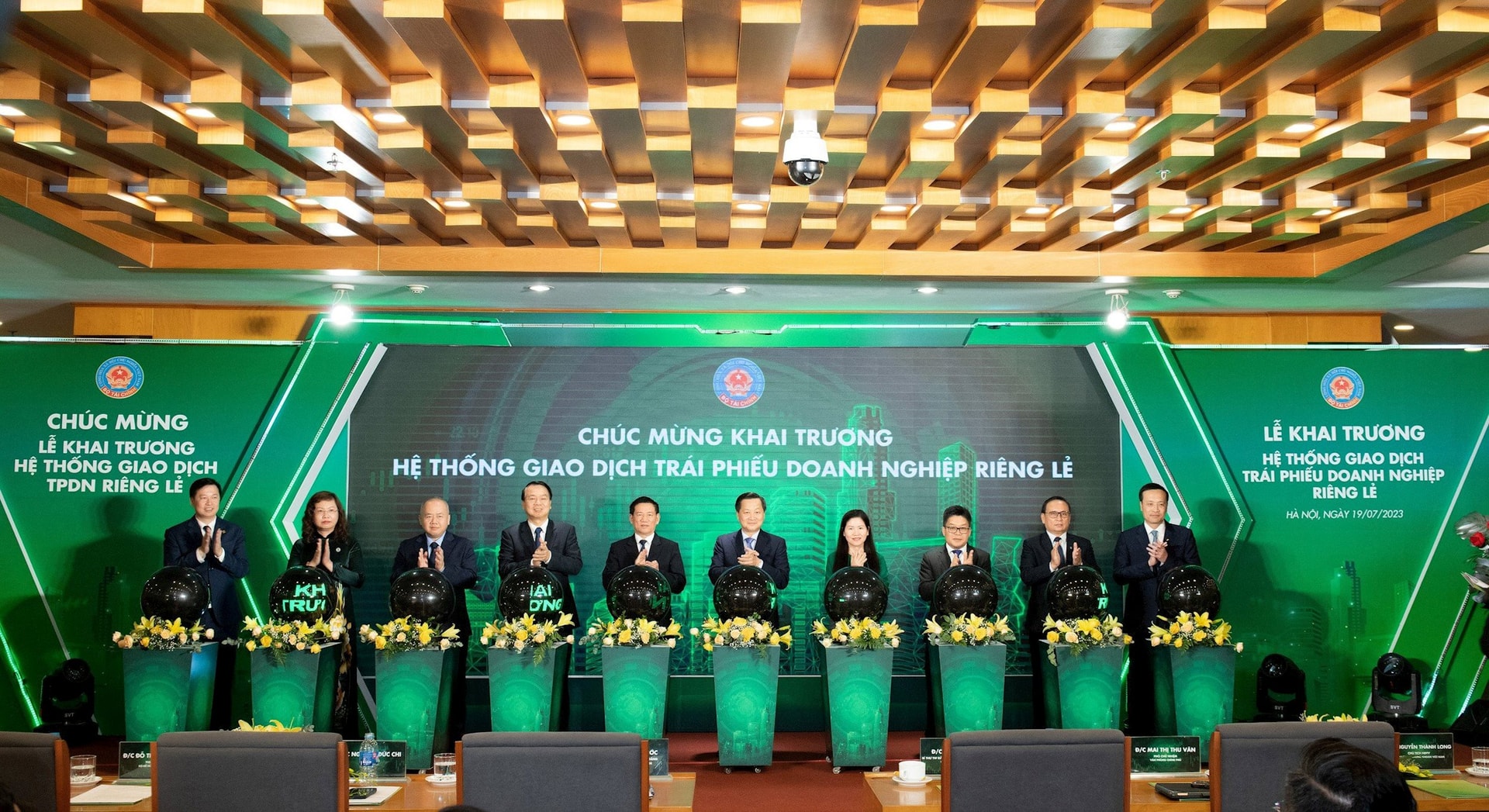 Từ chỉ 6 doanh nghiệp ban đầu, đến hết tháng 4/2025, đã có 311 doanh nghiệp niêm yết trên HNX