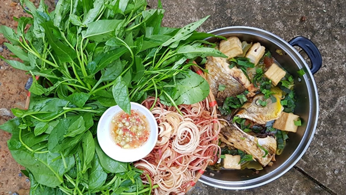 Nguyên liệu cho món cá chép om dưa