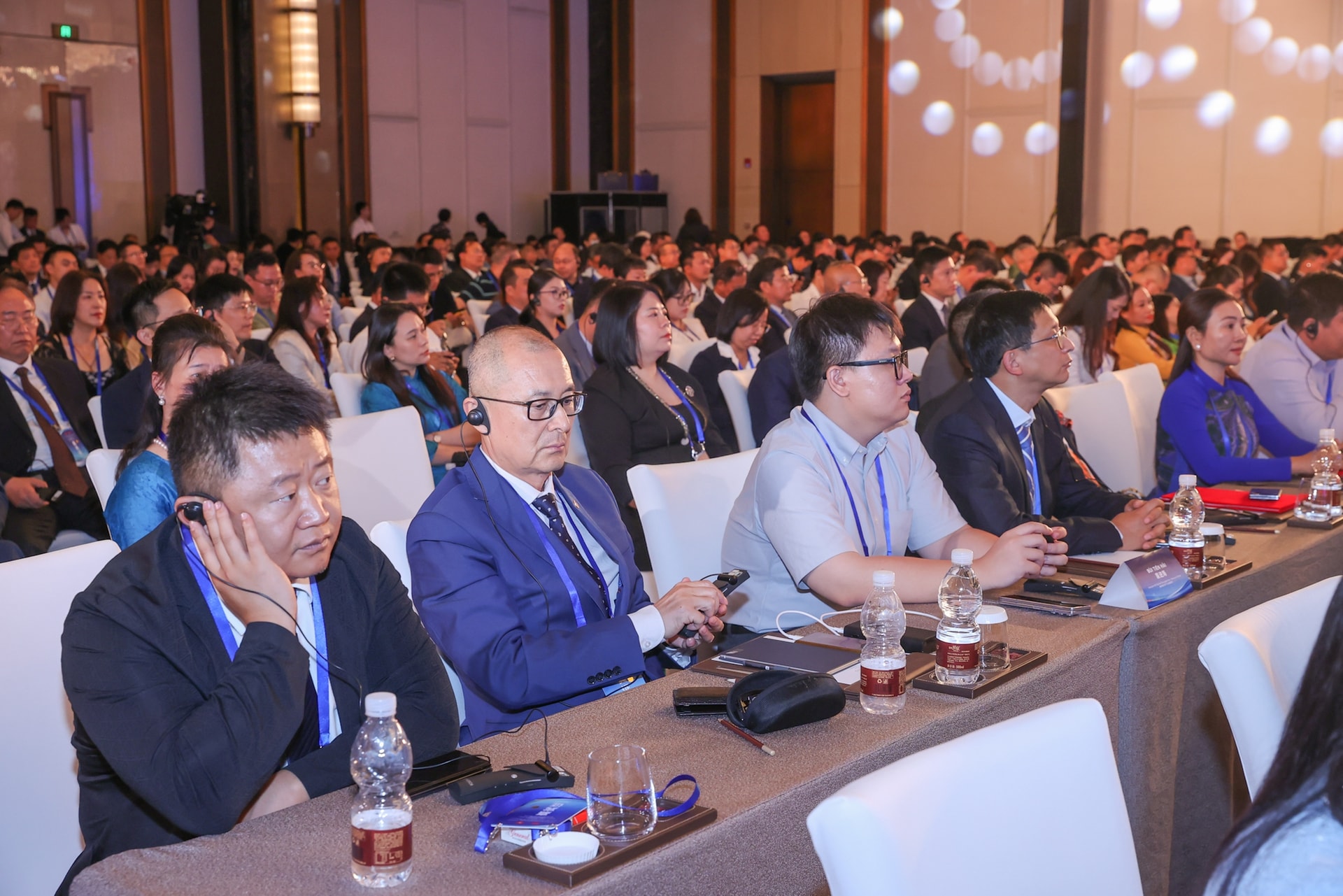 Thủ tướng: Cộng đồng doanh nghiệp là trụ cột quan trọng kết nối kinh tế Việt Nam – Trung Quốc- Ảnh 9. Thủ tướng: Cộng đồng doanh nghiệp là trụ cột quan trọng kết nối kinh tế Việt Nam – Trung Quốc- Ảnh 9.