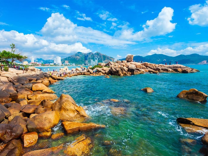 Hòn Chồng – Hòn Vợ