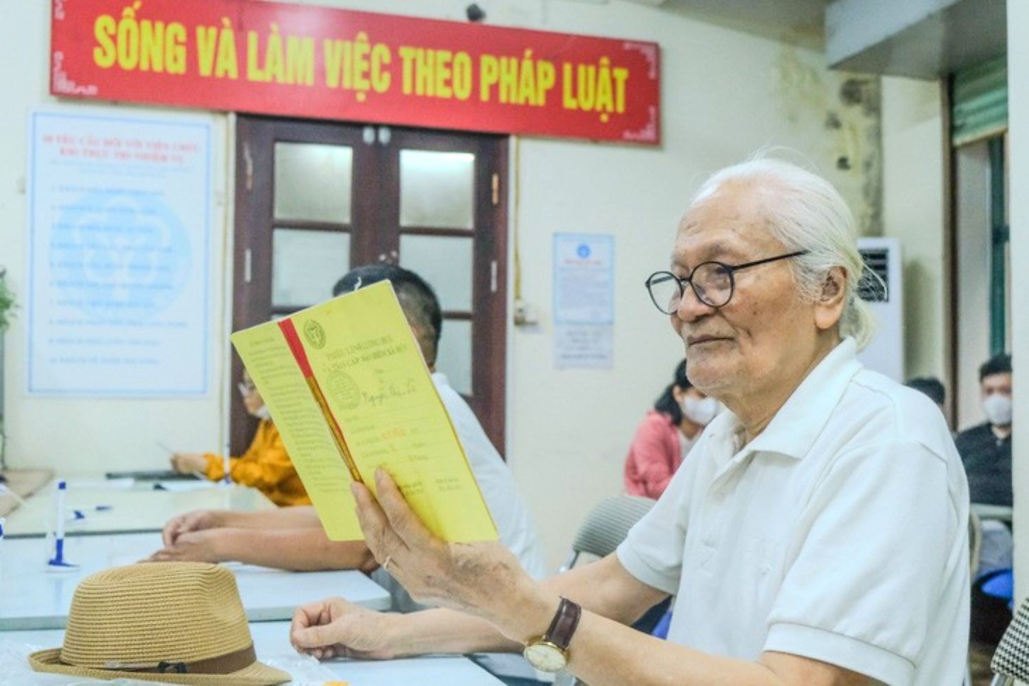 người hưởng lương hưu tăng